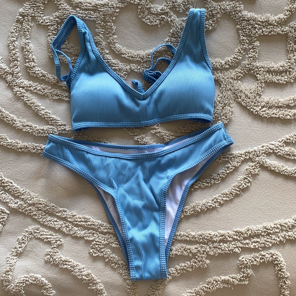 Never Worn - Blue bikini